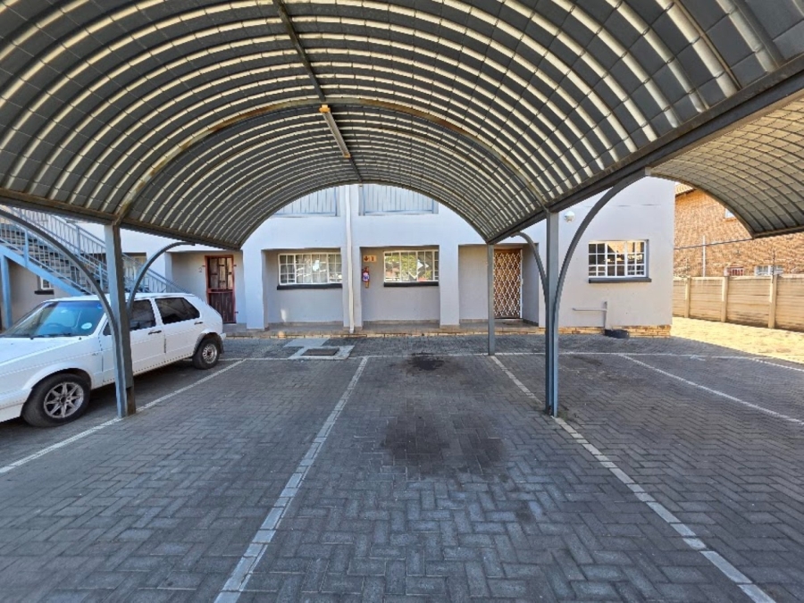 2 Bedroom Property for Sale in Lower Bo-dorp North West